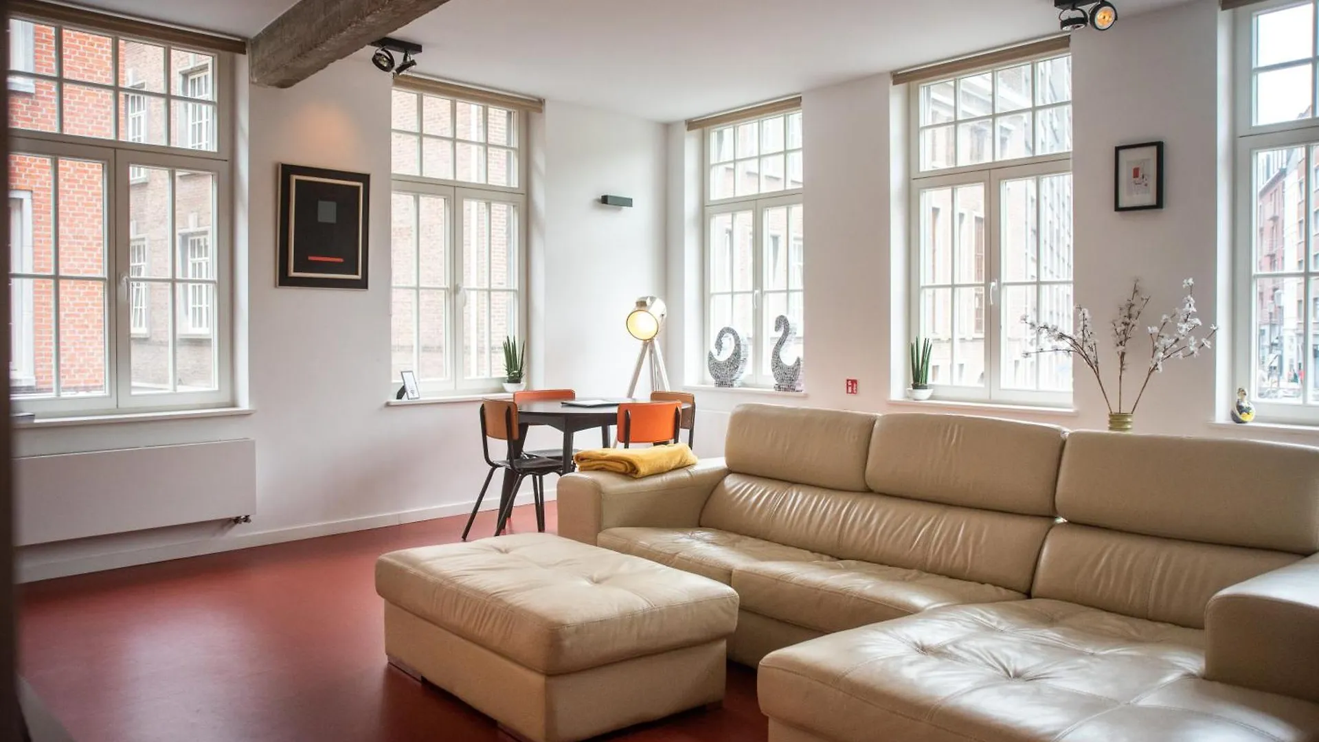 Light And Airy Apartment On Top Location - Industria In Historical Center Antwerp