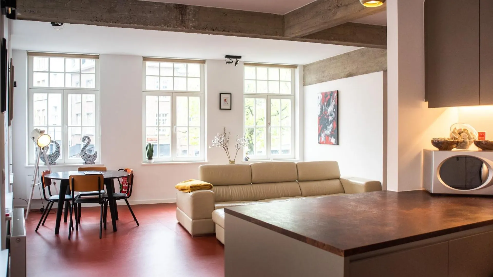 Light And Airy Apartment On Top Location - Industria In Historical Center Antwerp Belgium