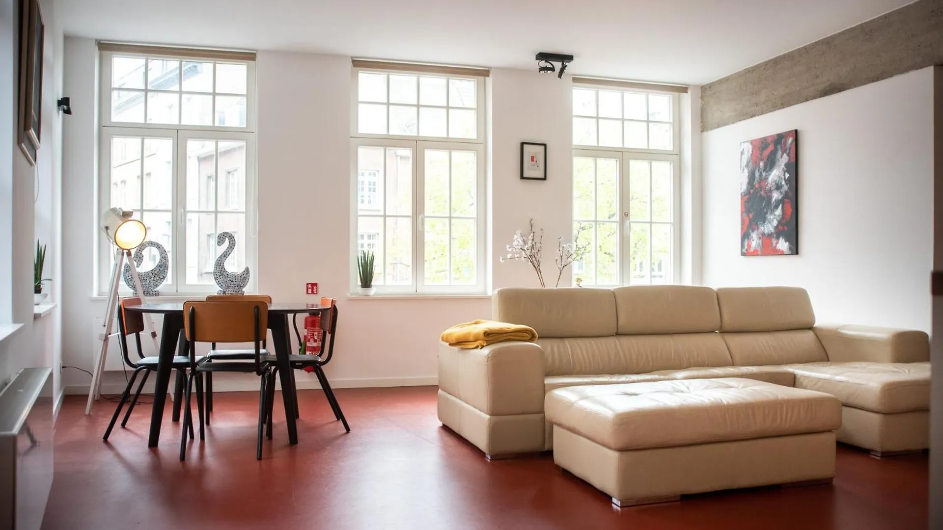 Light And Airy Apartment On Top Location - Industria In Historical Center Antwerp